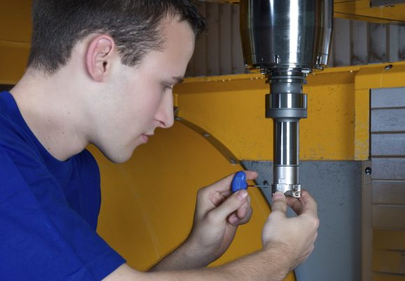 4 Tooling Strategies to Reduce Vibration in Boring Operations